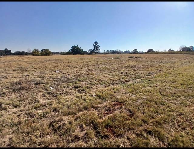 16,097M² VACANT LAND FOR SALE IN KOOKRUS